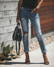 Load image into Gallery viewer, Liberation Distressed Girlfriend Skinny