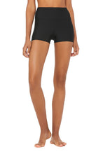 Load image into Gallery viewer, Avenue Sweat Short
