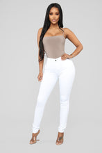Load image into Gallery viewer, Classic Mid Rise Skinny Jeans
