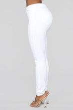 Load image into Gallery viewer, Classic Mid Rise Skinny Jeans
