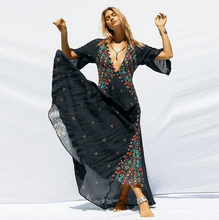 Load image into Gallery viewer, Casual White Geometric Print Maxi Dress
