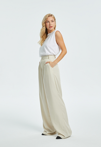 Eva Padded Shoulder Muscle T-Shirt and Pants - White