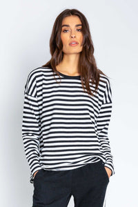 BLACK OUT LONG SLEEVE TOP