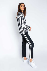 BLACK OUT LONG SLEEVE TOP