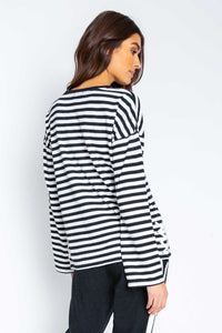 BLACK OUT LONG SLEEVE TOP