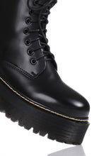 Load image into Gallery viewer, Black Platform Military Lace Up Boots
