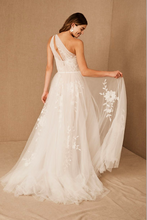 Load image into Gallery viewer, Willowby by Watters Acantha Gown
